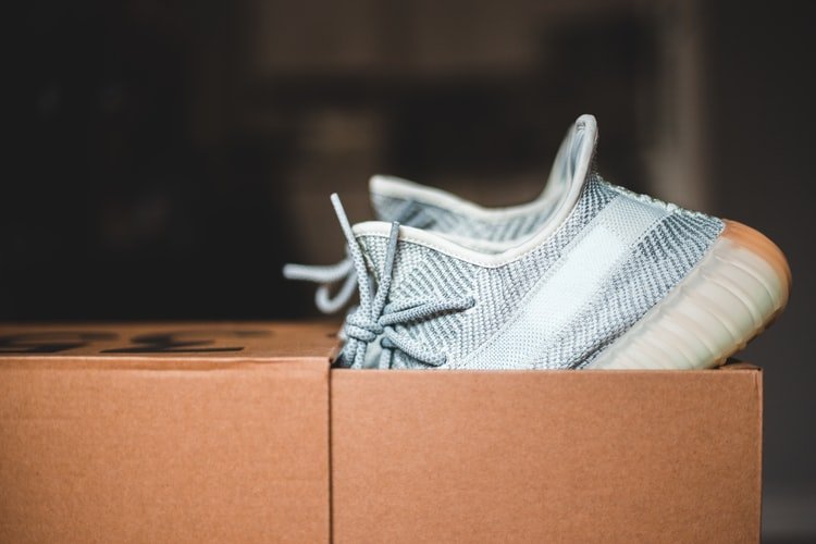 Sedang Membangun Bisnis Sepatu? Ini Tips untuk Desain Kardus Sepatu Custom