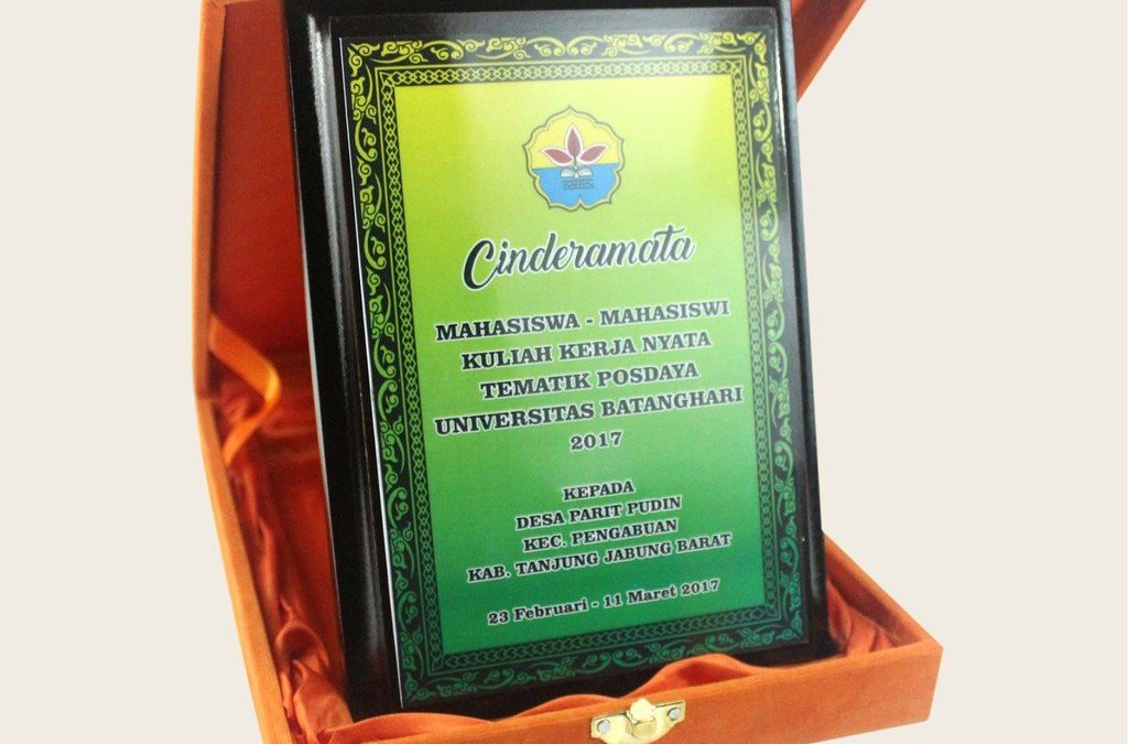 Hampir Serupa dengan Piala dan Piagam, Ini Berbagai Jenis dan Kegunaan Plakat