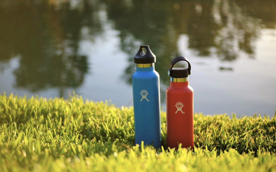 Ingin Cetak Botol Minum Custom? Jangan Lupakan 3 Hal Ini!