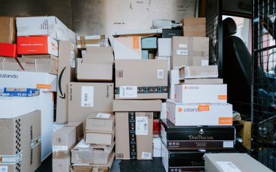 Owner Olshop Harus Tahu! 4 Benda Percetakan yang Bisa Membantu Mengirim Paket dengan Mudah