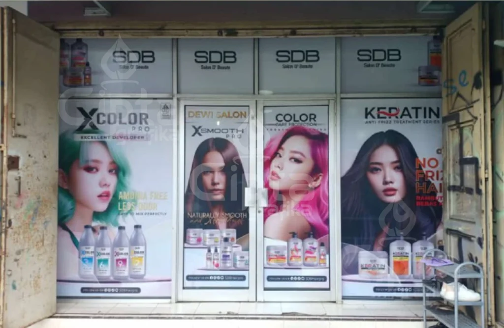 stiker one way kaca toko, pemasangan stiker one way