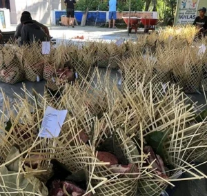 brongsong, kreneng, bungkus daging kurban